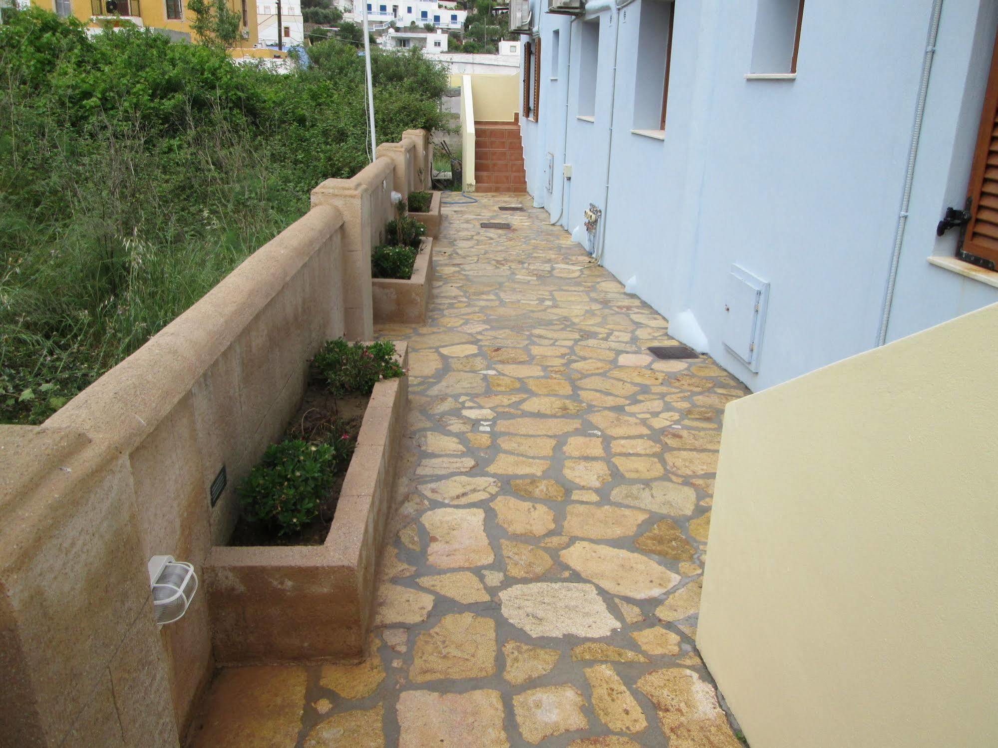 Anemi Leros Apartments Panteli Екстер'єр фото